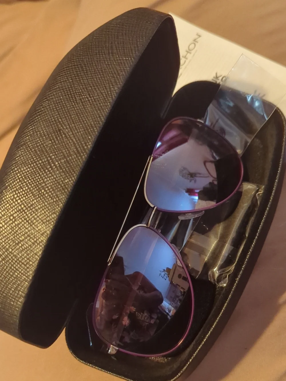 FERRAGMO Purple Aviator Sunglasses for Women - Fashionable UV Shades
